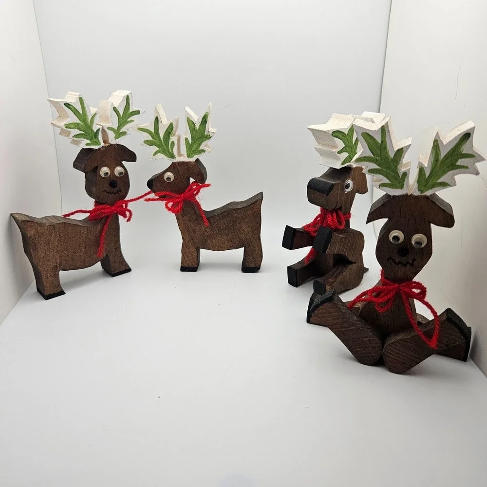 Vintage Wooden Reindeer Christmas Figurines Set of 4‎ Hand Painted Folk Art